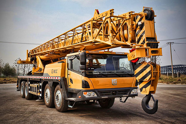 TRUCK CRANE | Alliance Tractors (Global Partners)